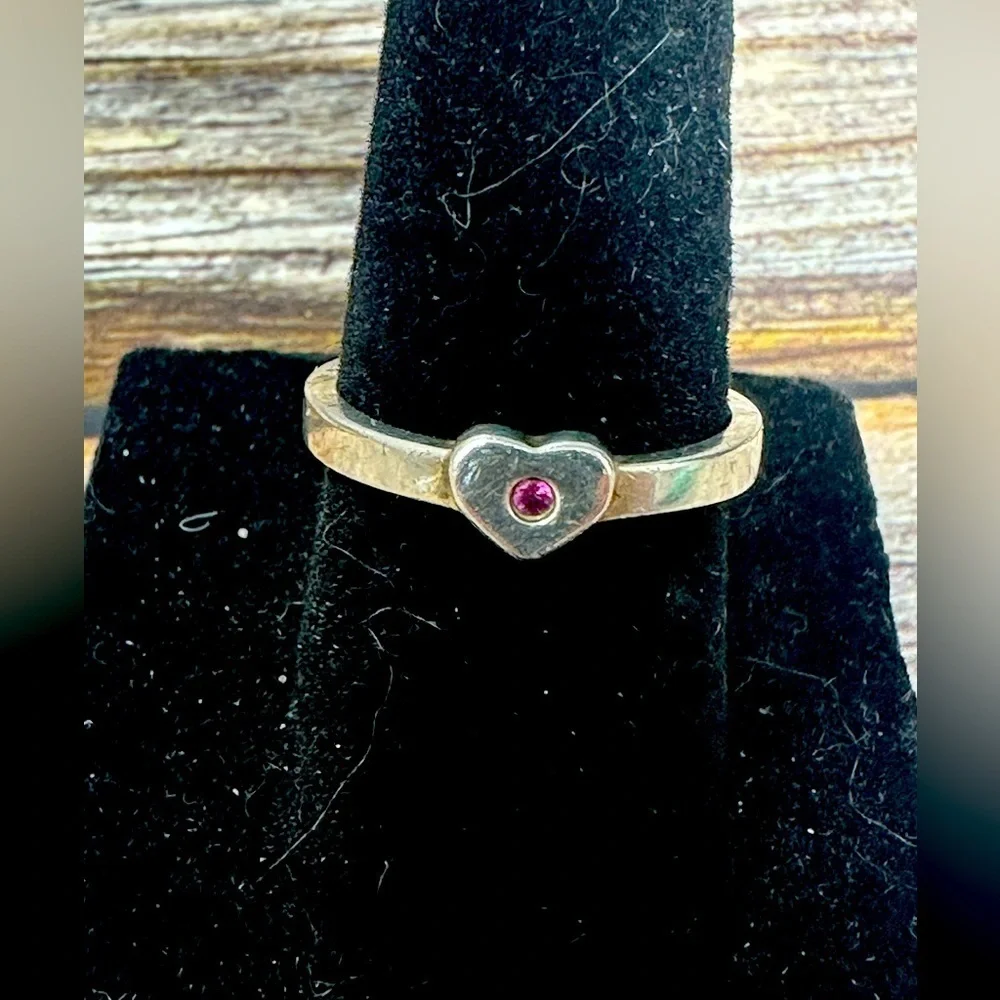 Tiffany and Co. Paloma Piccasso Crown of Hearts Ruby Ring Size 5. - Picture 3 of 4